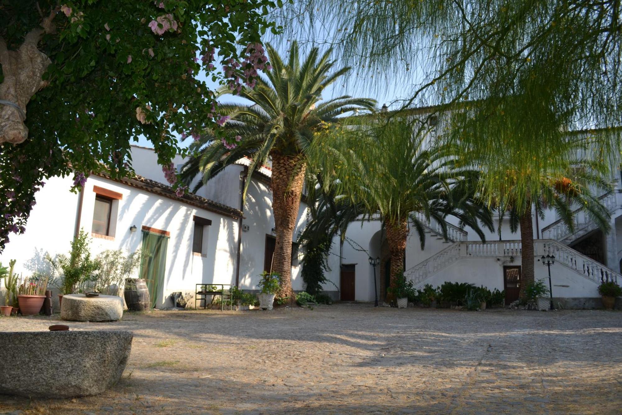 Agriturismo Malena Amica Luaran gambar